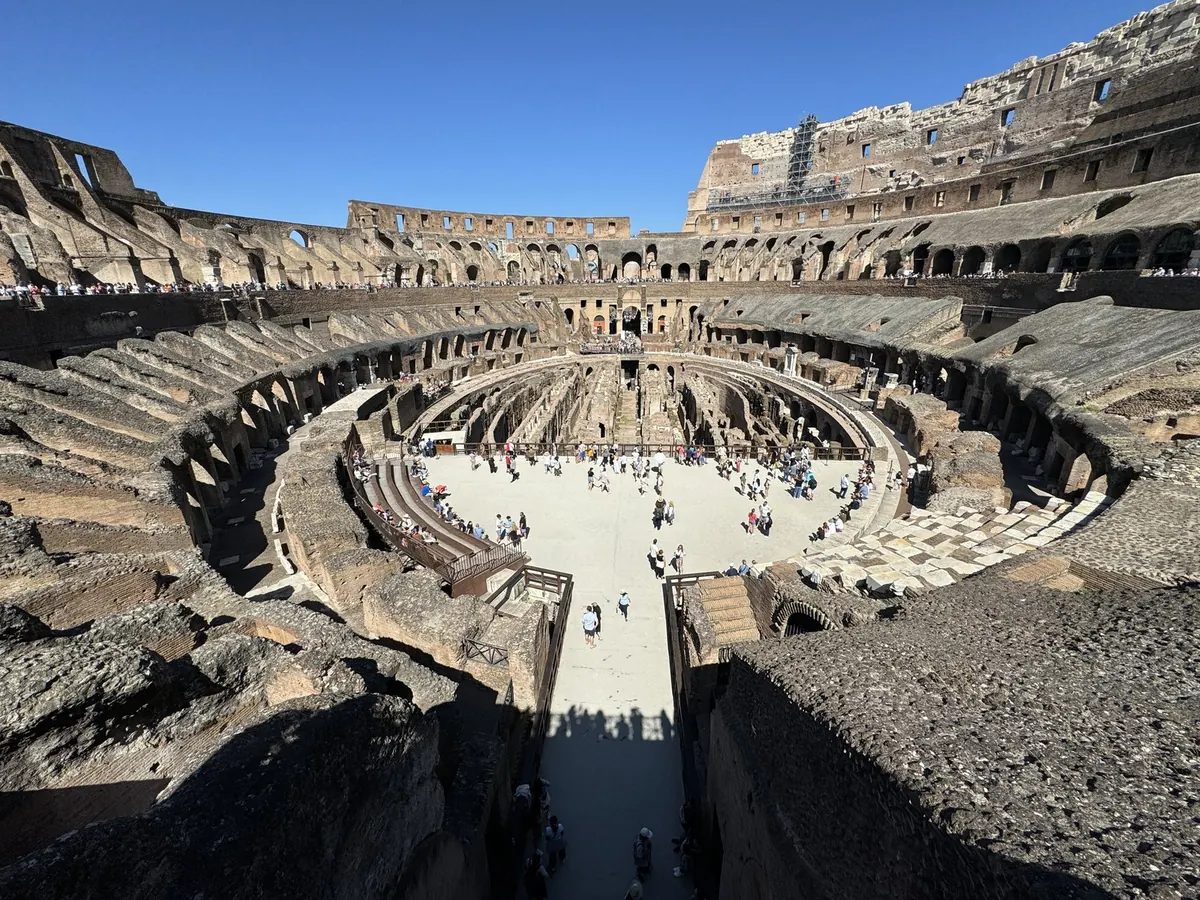 Day 3, 10:12, Colosseum inside