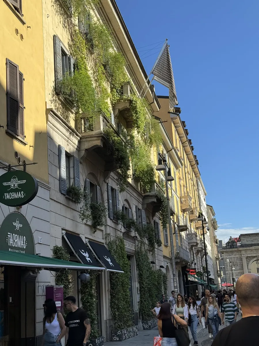 Day 9, 17:55, Corso Como