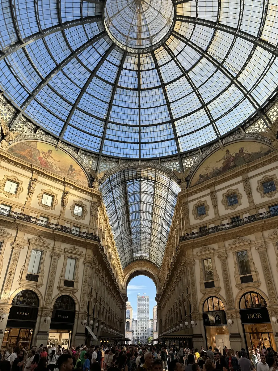 Day 9, 18:44, Galleria Vittorio Emanuele II